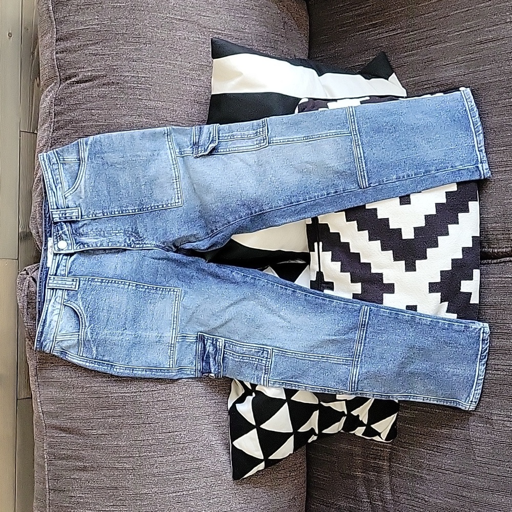 Women's skinny cropped cargo jeans